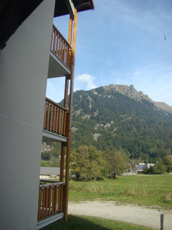 Au Calme Face Aux Montagnes Dans Station De * La Morte
