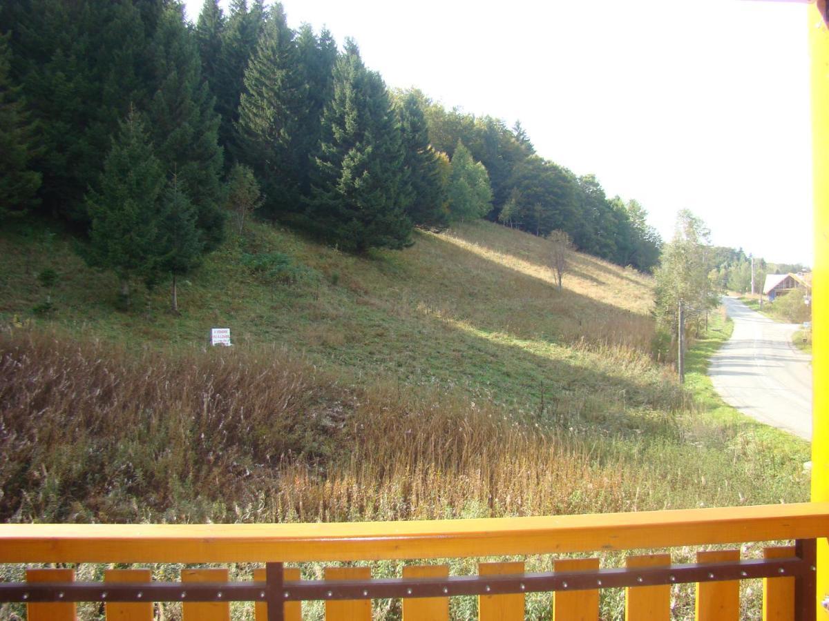 Au Calme Face Aux Montagnes Dans Station De * La Morte